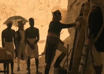 ¿Napoleón realmente disparó contra las pirámides? Una historiadora explica la verdad detrás de las leyendas de la película biográfica de Ridley Scott