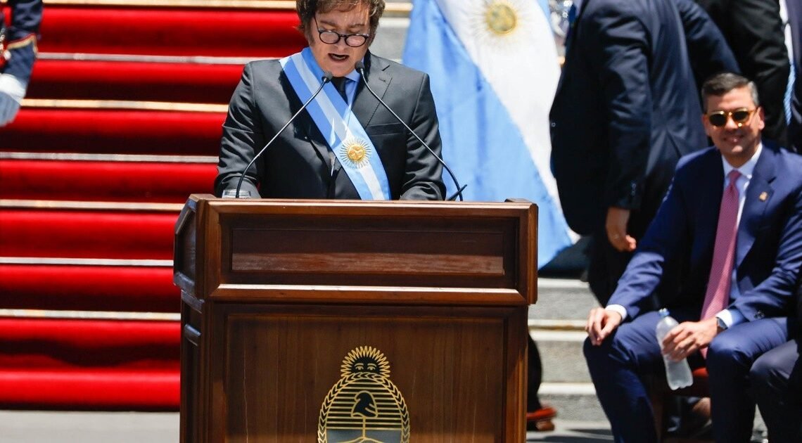 Javier Milei da su primer discurso presidencial: “Mi gobierno recibe la peor herencia en la historia”; habrá ajuste fiscal y no monetización