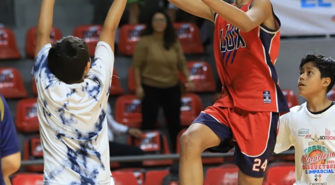 Barren equipos rojos en juegos de estrellas de primaria en Torneo Navideño