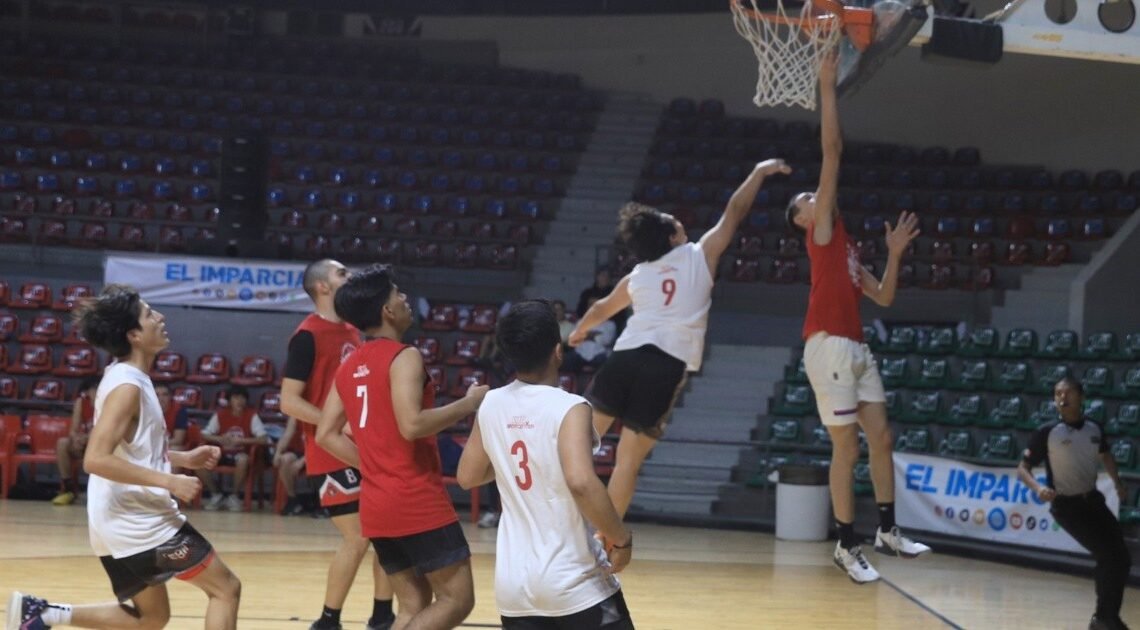 Nuñez brilla, pero el Equipo Blanco se impuso en el Juego de Estrellas de Prepa Varonil del Torneo Navideño