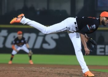 Naranjeros vencen a Algodoneros y ligan tercera victoria para afianzarse en el liderato del standing de LMP