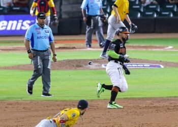 Ganan Naranjeros a Mayos por partida doble en Hermosillo