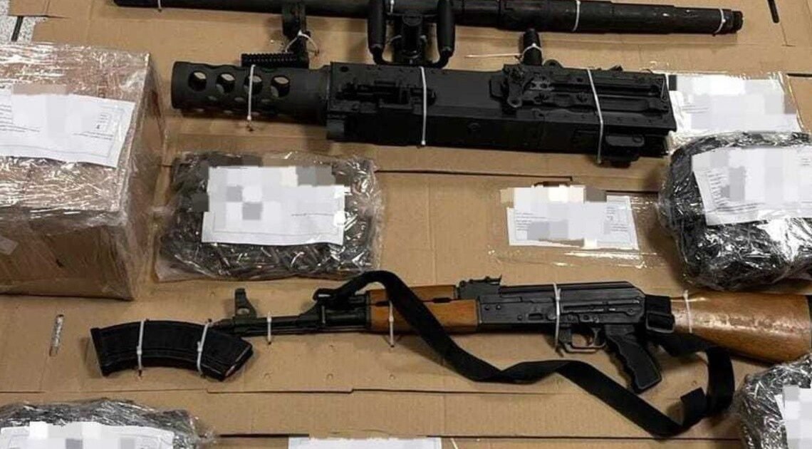 Semar y Policía Estatal recupera vehículo robado y decomisa armas de fuego en Poblado Miguel Alemán Semar y Policía Estatal recupera vehículo robado y decomisa armas de fuego en Poblado Miguel Alemán