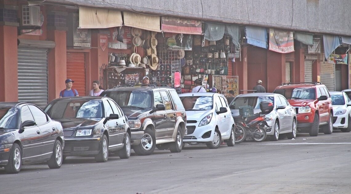 “Inflitran” a policías en Centro de Obregón para disminuir delitos en temporada navideña