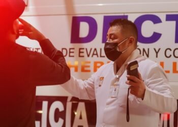 A bordo de un auto nadie debe beber alcohol: Tránsito de Hermosillo