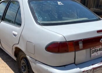 Reportan robo de coche en colonia Jardines