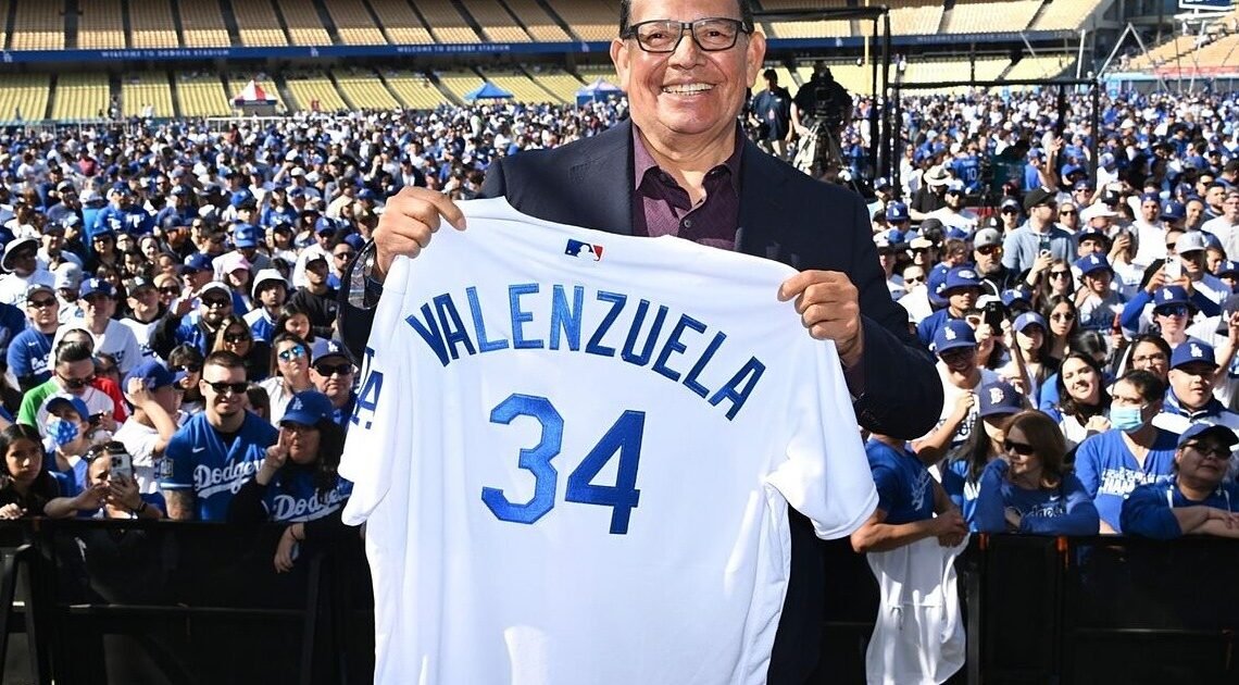 El legado indiscutible de Fernando Valenzuela: Homenaje en el estadio que lleva su nombre El legado indiscutible de Fernando Valenzuela: Homenaje en el estadio que lleva su nombre
