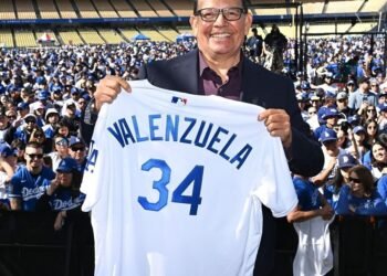 El legado indiscutible de Fernando Valenzuela: Homenaje en el estadio que lleva su nombre