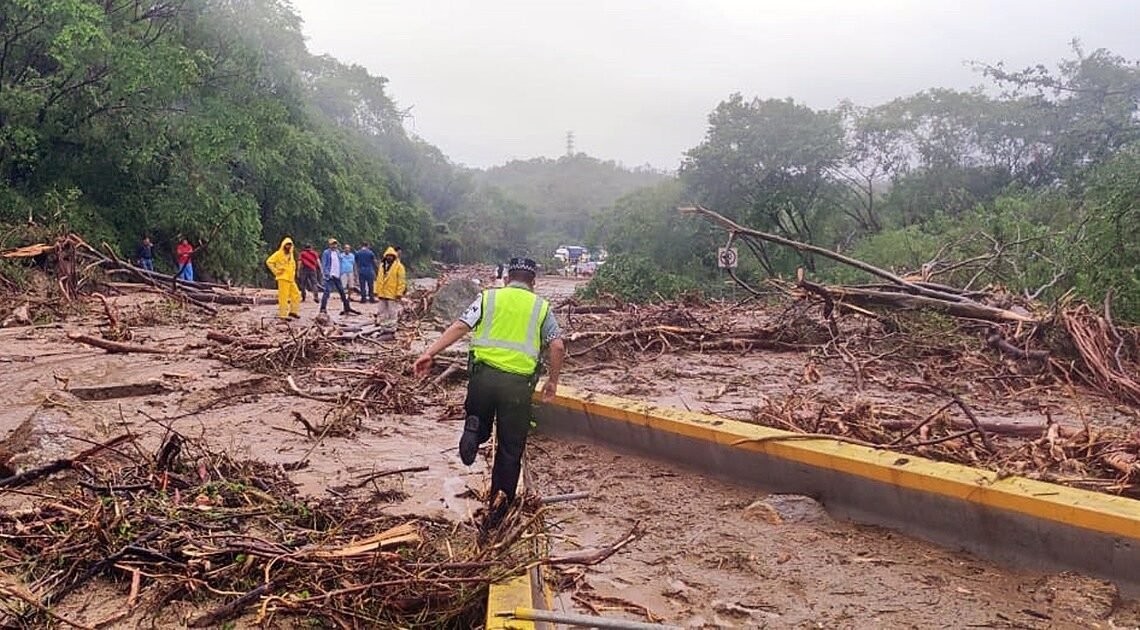 Sube a 51 la cifra oficial de muertos por el huracán “Otis” en Acapulco