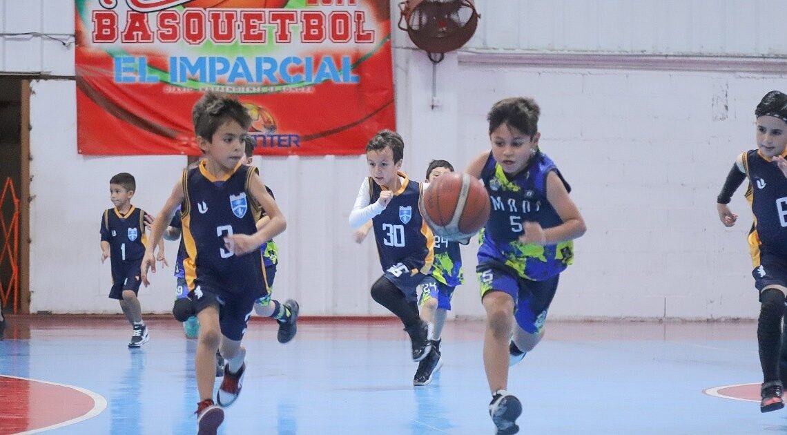 Cierra Ctmok con victoria en prepa varoníl del Navideño de Basquetbol