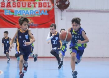 Cierra Ctmok con victoria en prepa varoníl del Navideño de Basquetbol