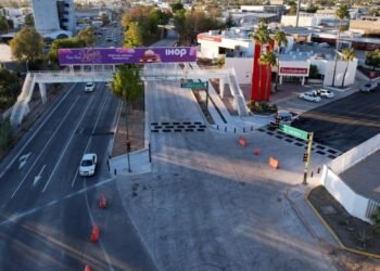 Hermosillo: Nuevos semáforos en puente Arquitecto Gustavo Aguilar ayudan al peatón