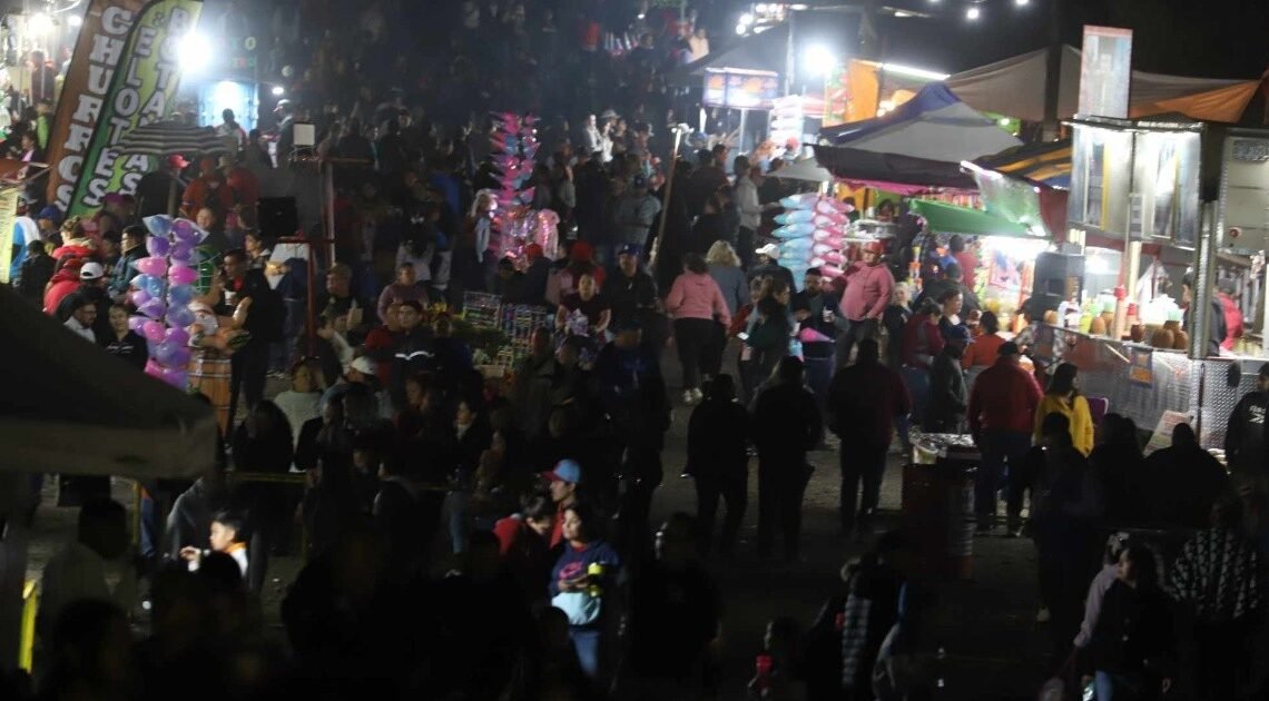 Visitan a Virgen de Guadalupe en Hermosillo 9 mil personas en 12 horas; Policía reporta saldo blanco Visitan a Virgen de Guadalupe en Hermosillo 9 mil personas en 12 horas; Policía reporta saldo blanco