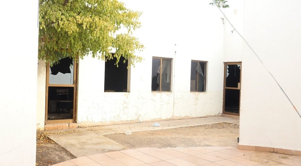 Vandalizan la que fuera la base sur de la Cruz Roja Hermosillo Vandalizan la que fuera la base sur de la Cruz Roja Hermosillo