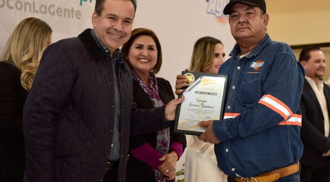 Reconoce Antonio Astiazarán a empleados de Agua de Hermosillo