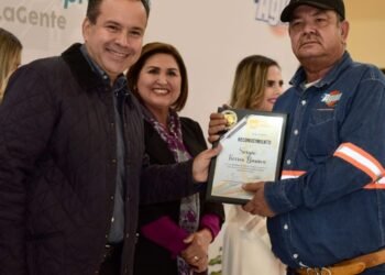 Reconoce Antonio Astiazarán a empleados de Agua de Hermosillo