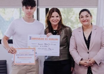 Premia Ayuntamiento de Hermosillo a ganadores de concurso de dibujo