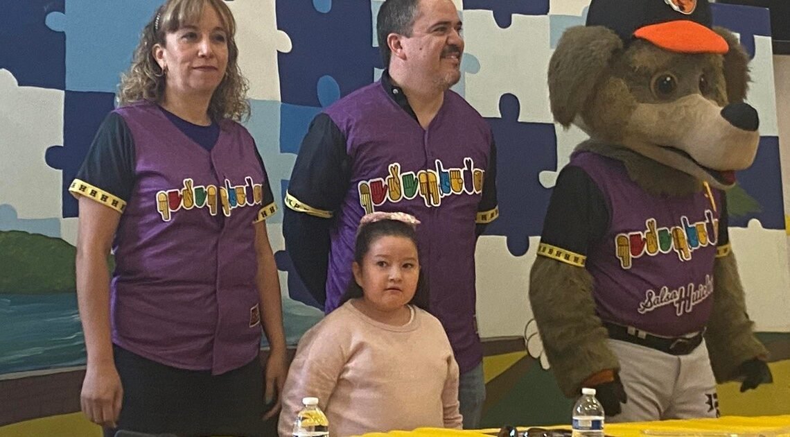 Presenta Naranjeros de Hermosillo un jersey especial Teletón en apoyo al CRIT Sonora