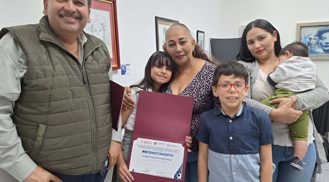 Enid Pinelli del Moral fue la ganadora del primer lugar del Concurso Infantil de Carteles sobre el Cuidado del Agua de CIAD Hermosillo Enid Pinelli del Moral fue la ganadora del primer lugar del Concurso Infantil de Carteles sobre el Cuidado del Agua de CIAD Hermosillo