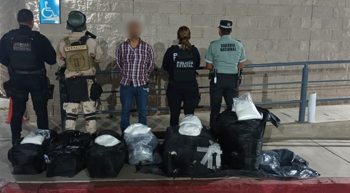 Aseguran a persona con 350 kilos de “crystal” en Altar