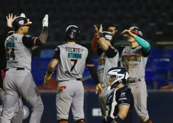 Naranjeros y Sultanes dividen triunfos en la doble cartelera en Monterrey