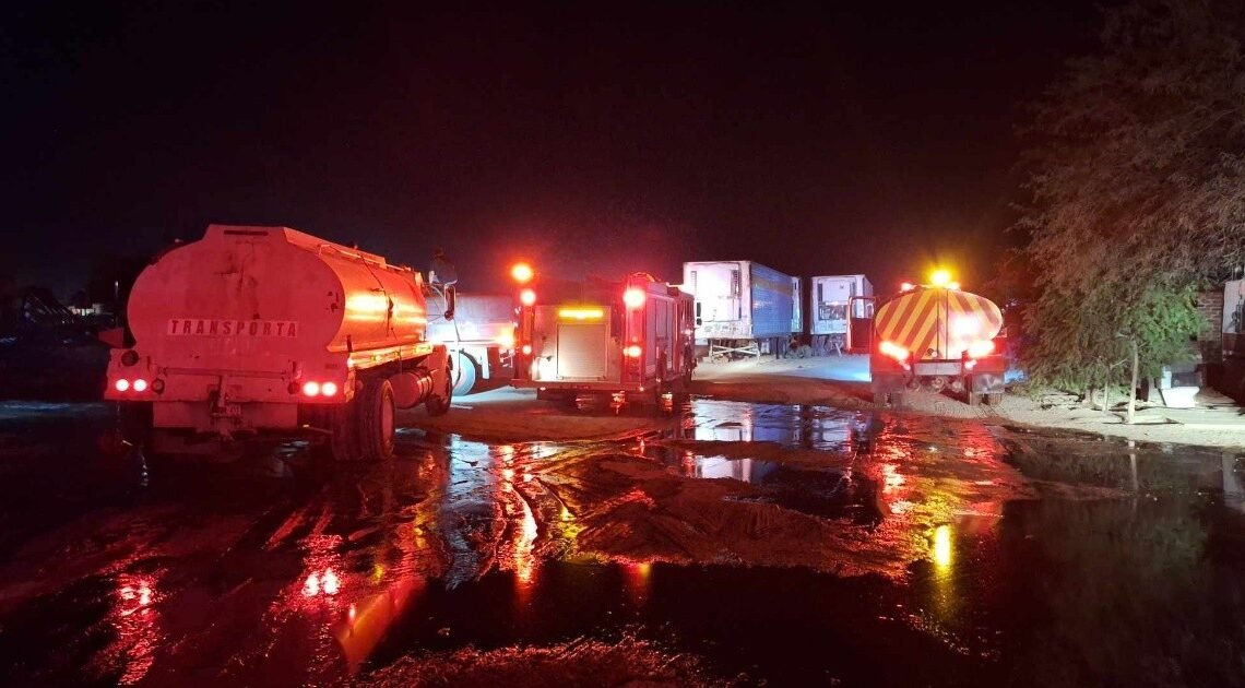 Incendio arrasa taller de vehículos en Hermosillo