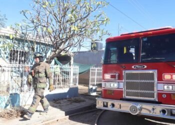 Incendio en la colonia Sahuaro: Rápida intervención evita tragedia