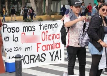 “¡40 horas ya!”: Cierran avenida Eduardo Molina en CDMX para exigir reducción de jornada laboral