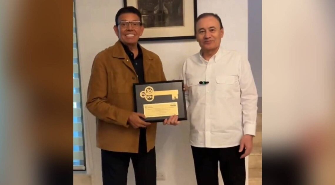 VIDEO: Gobernador de Sonora entrega llaves del estadio a Fernando Valenzuela con un emotivo homenaje