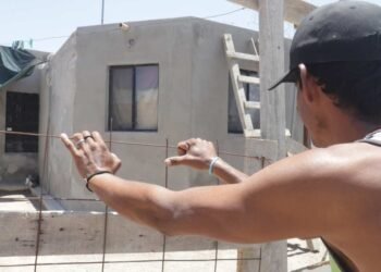 Presunto ladrón es sorprendido allanando casa en la Jacinto López, en Hermosillo