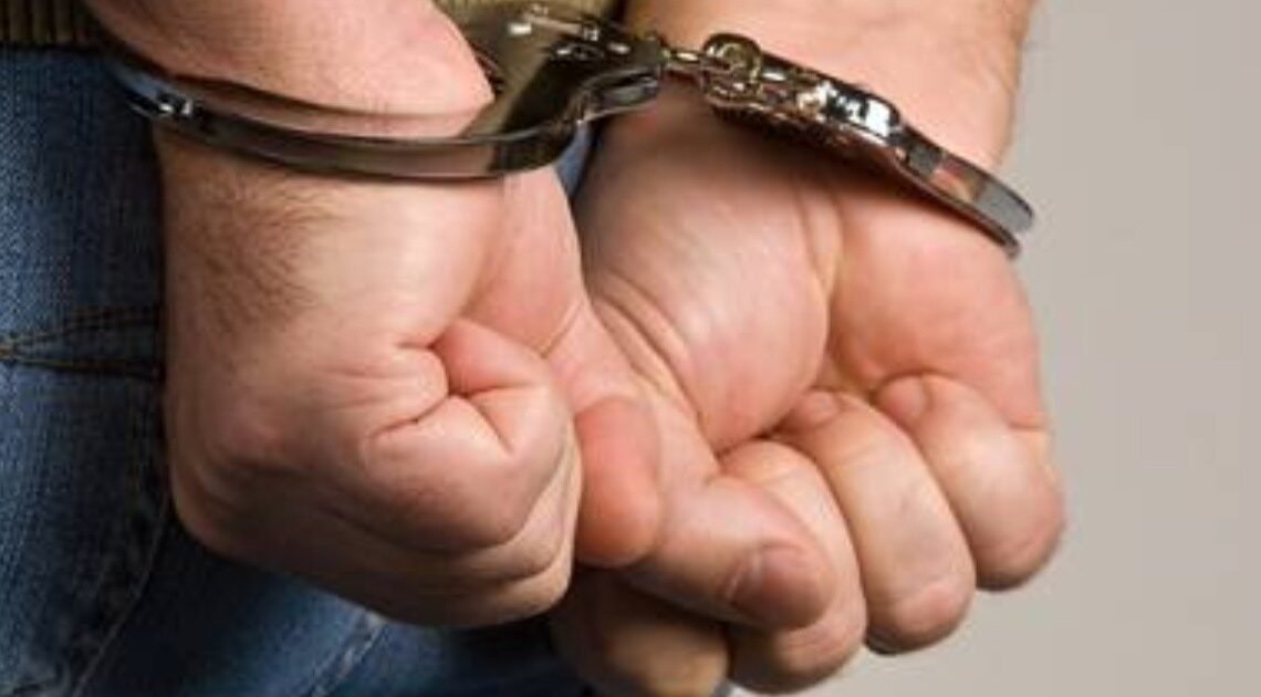 Capturan a conductor a alta velocidad con cinco paquetes de marihuana en colonia Ley 57 Capturan a conductor a alta velocidad con cinco paquetes de marihuana en colonia Ley 57