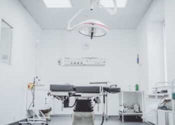 Negligencia en IMSS de Veracruz provocó que una mujer perdiera a su bebé y le extirparan el útero