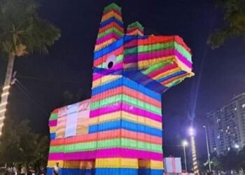 Escultura de burrito Sabanero no soportó fuertes vientos de Cancún