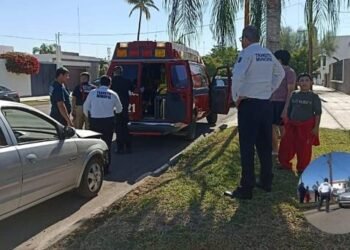 Choque en calle Reforma deja como saldo a una mujer lesionada