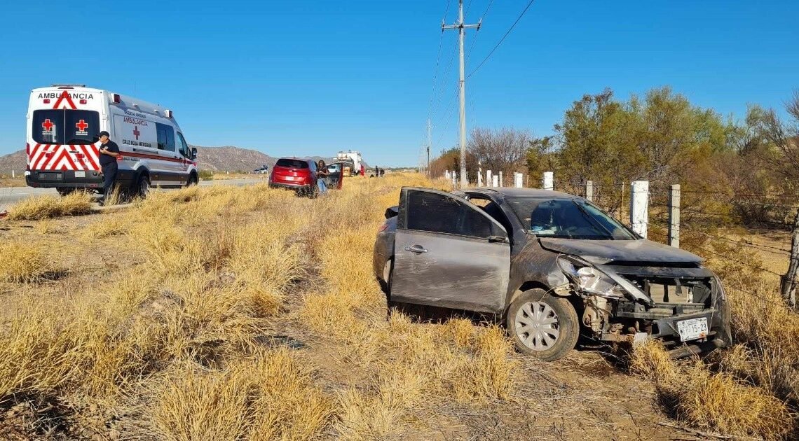 Choque volcadura entre dos autos se registra en carretera Hermosillo-Guaymas; reportan lesionados leves Choque volcadura entre dos autos se registra en carretera Hermosillo-Guaymas; reportan lesionados leves