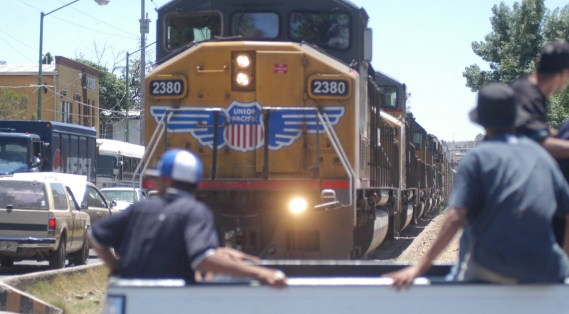 Estados Unidos reabre cruces ferroviarios tras 5 días; reportan pérdidas de 580 mdd
