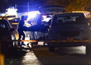 Sospechoso de matar a 4 personas, incluido un bebé, en una casa en Dallas se suicida tras persecución policial