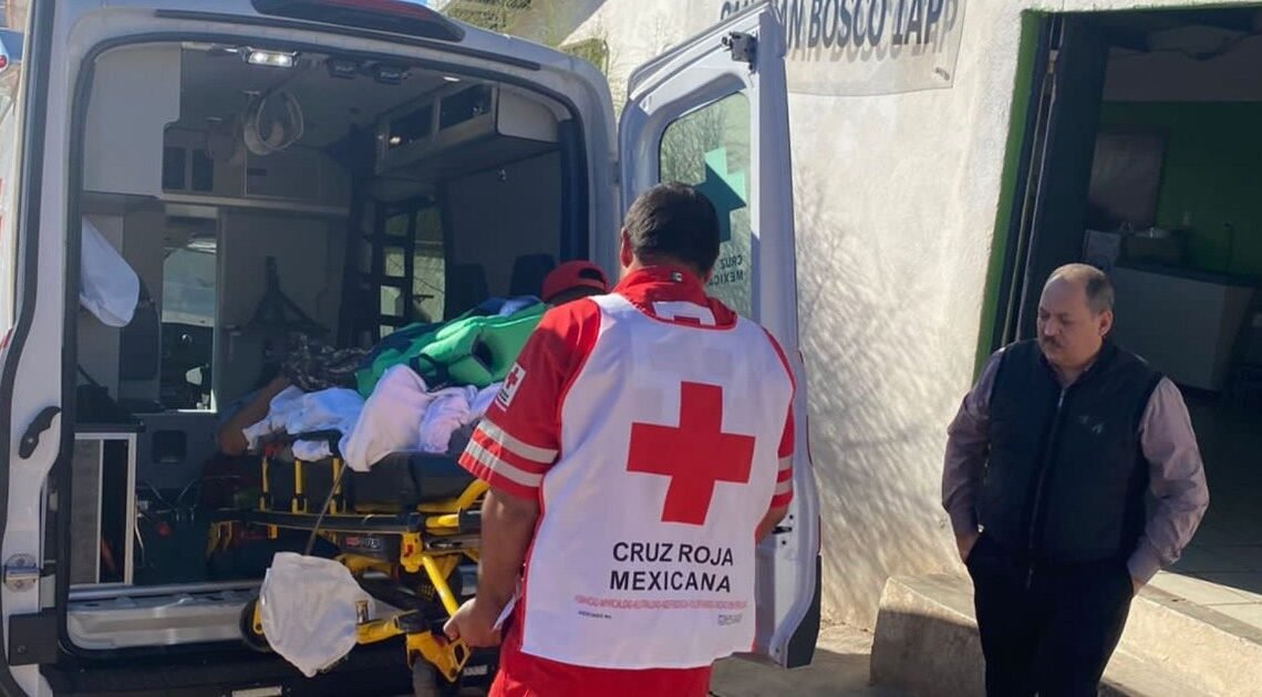 Migrante que cayó del muro fronterizo recibe atención médica urgente Migrante que cayó del muro fronterizo recibe atención médica urgente