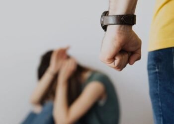 Hombre es acusado de agresión física y maltrato hacia su esposa en la colonia Cuauhtémoc