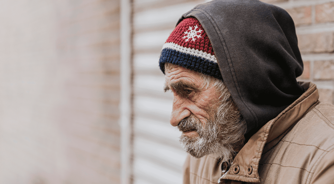 Durante invierno se debe cuidar más a los adultos mayores