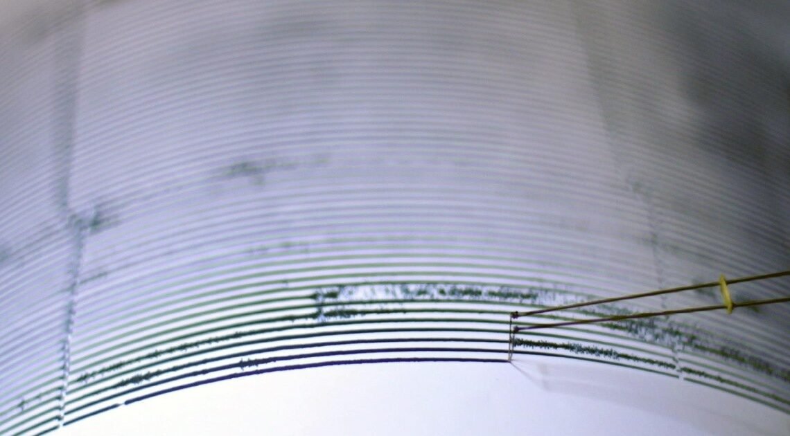 VIDEO: Terremoto de magnitud 6.2 deja al menos 111 muertos y 200 heridos en el noroeste de China VIDEO: Terremoto de magnitud 6.2 deja al menos 111 muertos y 200 heridos en el noroeste de China