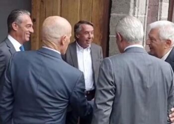 Empresarios le piden a AMLO que analice la reducción de la jornada laboral