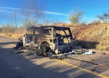 Enfrentamiento entre la delincuencia deja dos vehículos incendiados