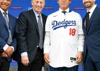 Yamamoto firma con los Dodgers y se une a Ohtani en Los Ángeles