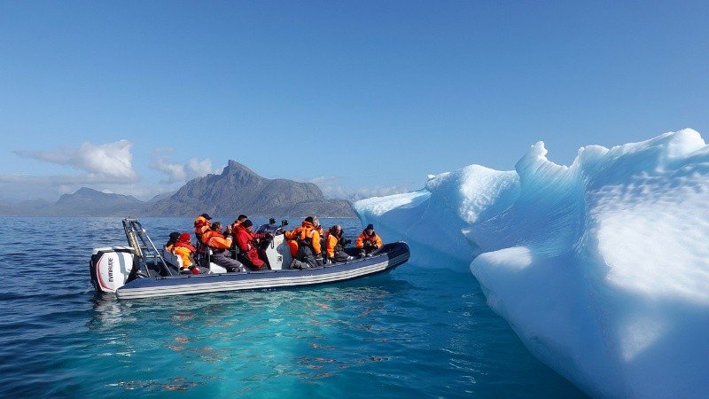 Turistas en Groenlandia. Turistas en Groenlandia.