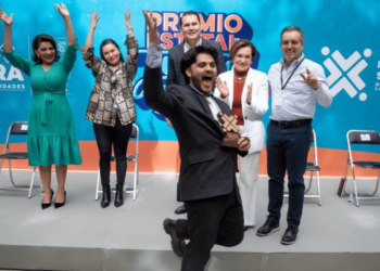 José Gálvez, miembro de la comunidad sorda, Premio Estatal de la Juventud