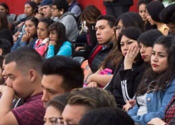 Aumentan a jóvenes becarios 7 mil 572 pesos mensuales