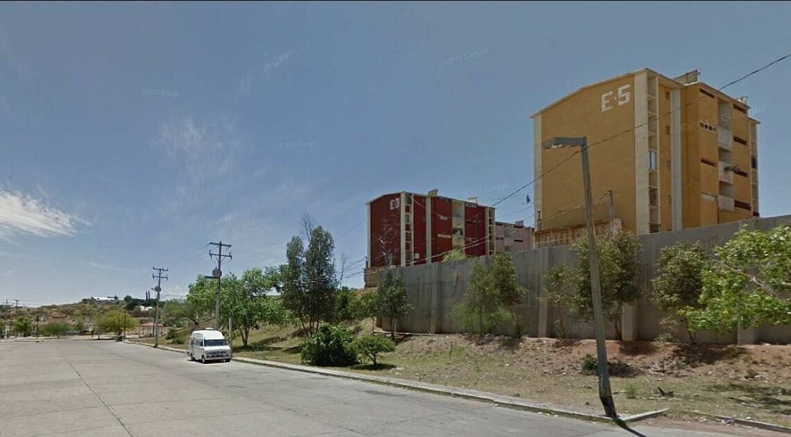 Mujer arremete contra vecina y la despoja de cuatro mil pesos en efectivo en Nogales Mujer arremete contra vecina y la despoja de cuatro mil pesos en efectivo en Nogales