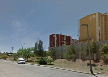 Mujer arremete contra vecina y la despoja de cuatro mil pesos en efectivo en Nogales