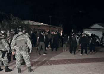 Mueren tres en enfrentamiento armado donde quedó atrapado Julión Álvarez